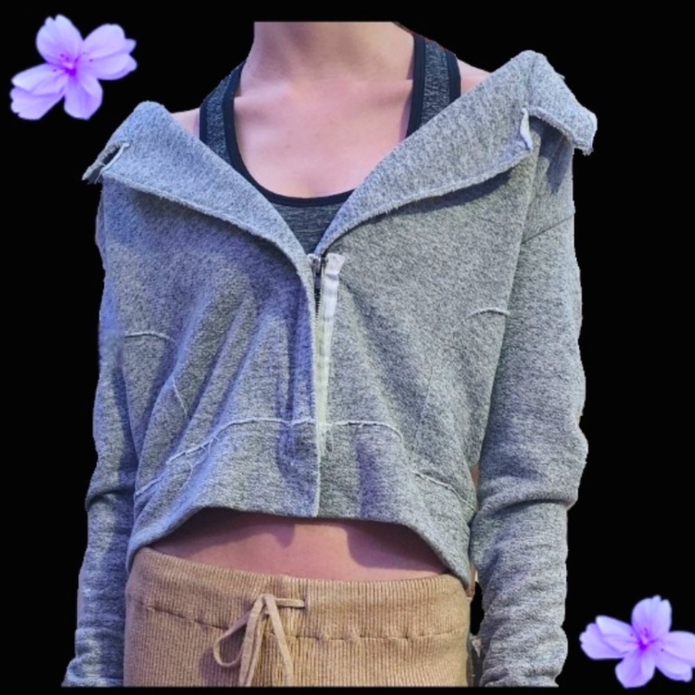 ANTHROPOLOGIE - DOLAN TSHIRT BRAND - GREY - FRAYED HEM CROP JACKET - SIZE S